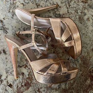Flounce Metallic Rose Gold Platform Heeled Sandals | Size 9